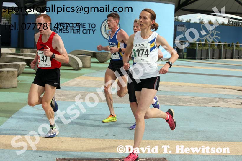 Senior womens 4 stage relay, Northern Senior 6 and 4 and Junior Stage Road Relays, SportsCity, Manchester. Photo:  David T. Hewitson/Sports for All Pics